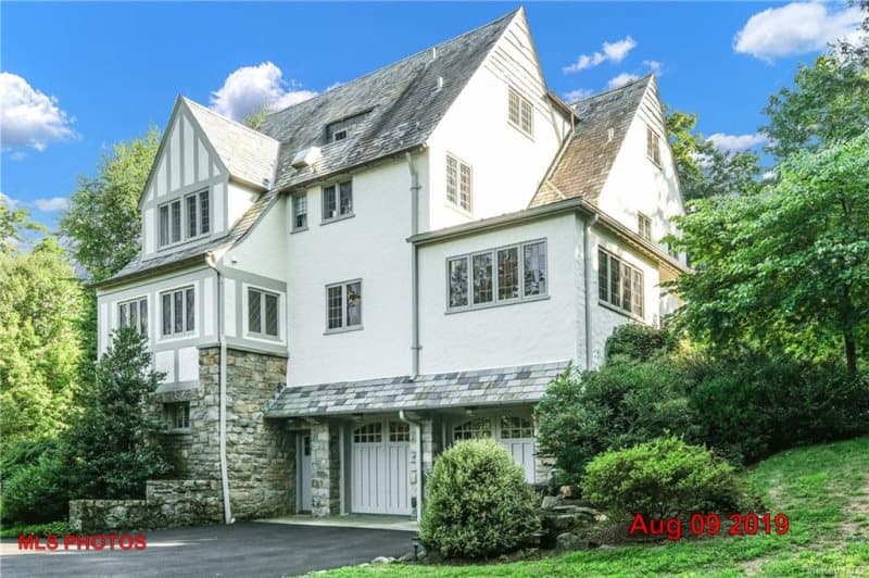 Photo of 15 CARSTENSEN RD , SCARSDALE