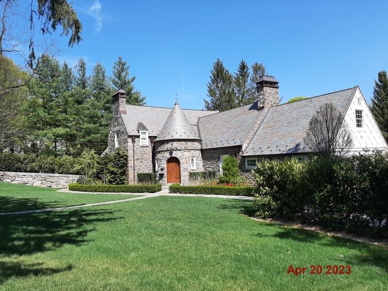 Photo of 2 CARSTENSEN RD , SCARSDALE