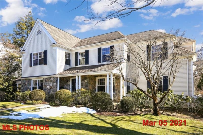 Photo of 2 STONEHOUSE RD , SCARSDALE