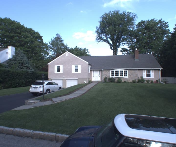 Photo of 6 OAKSTWAIN RD , SCARSDALE