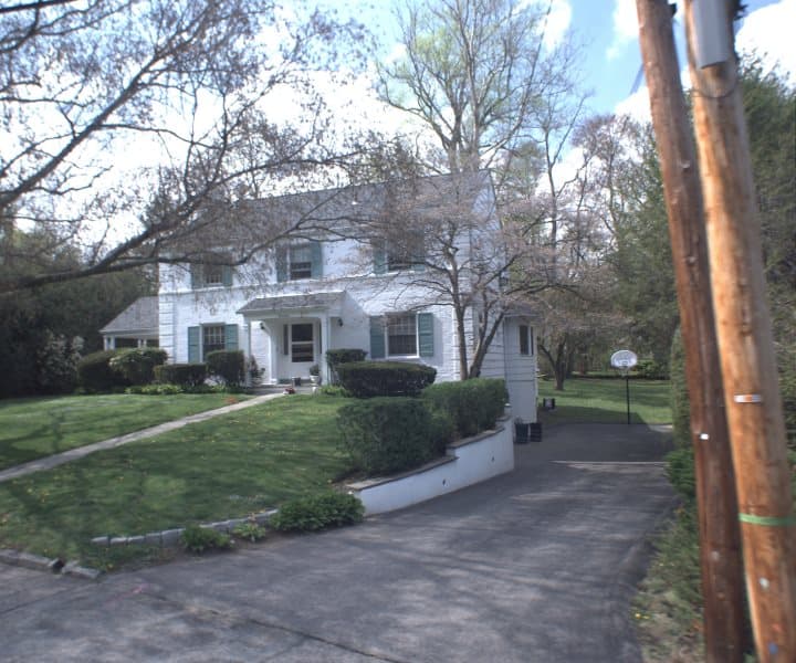 Photo of 17 OAKSTWAIN RD , SCARSDALE