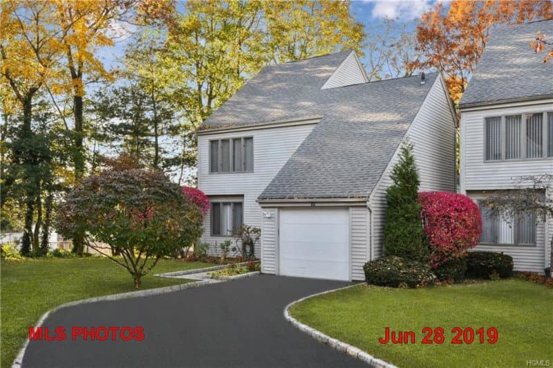 Photo of 17 EVON CT , SCARSDALE