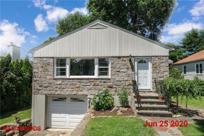 Photo of 141 LYONS RD , SCARSDALE