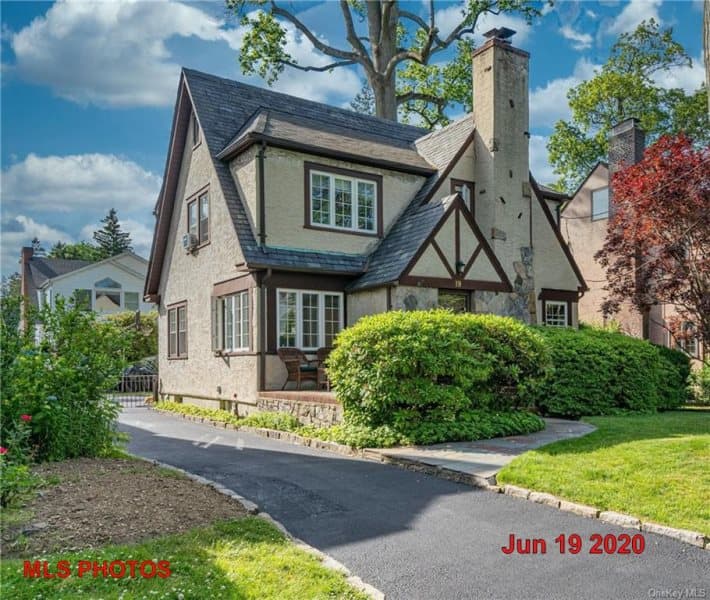 Photo of 19 HAMILTON RD , SCARSDALE