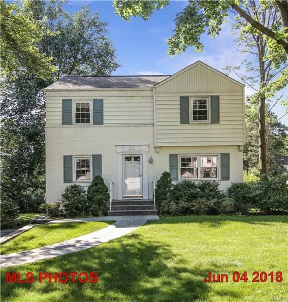 Photo of 235 NELSON RD , SCARSDALE