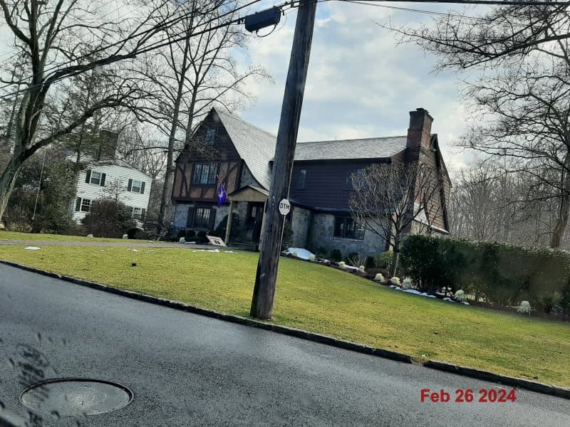 Photo of 8 EASTWOODS LA , SCARSDALE