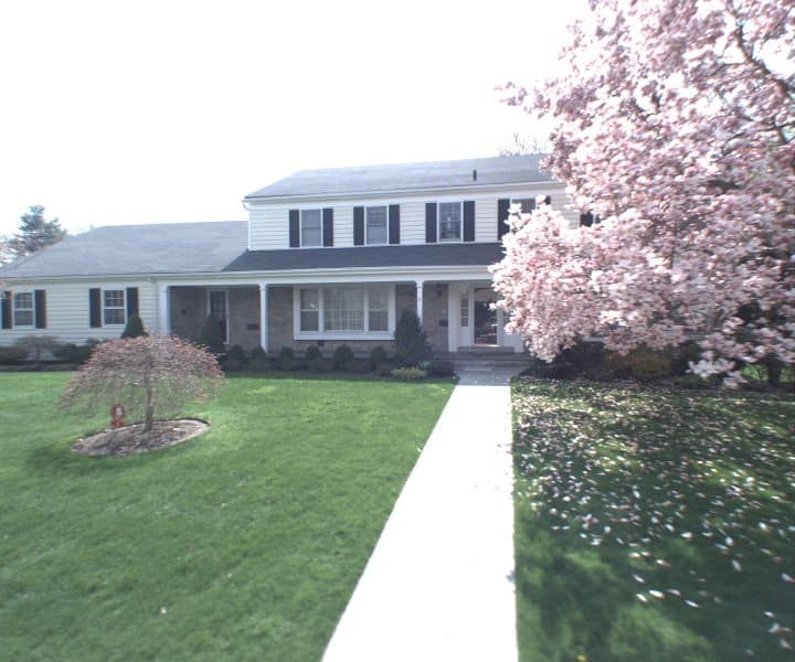 Photo of 1 ONEIDA RD , SCARSDALE