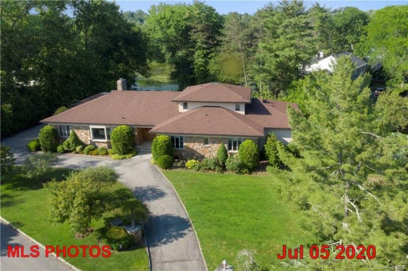 Photo of 2 ONEIDA RD , SCARSDALE