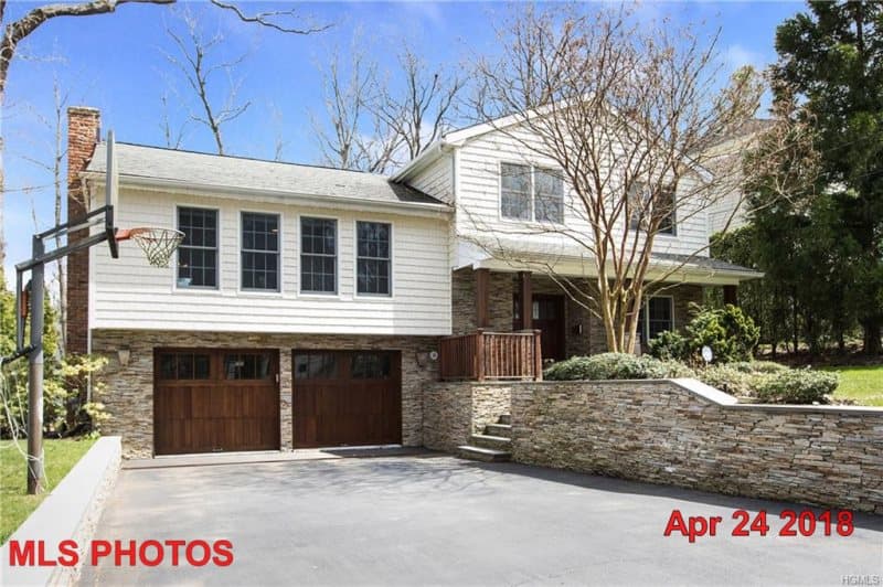 Photo of 8 THORNWOOD PL , SCARSDALE