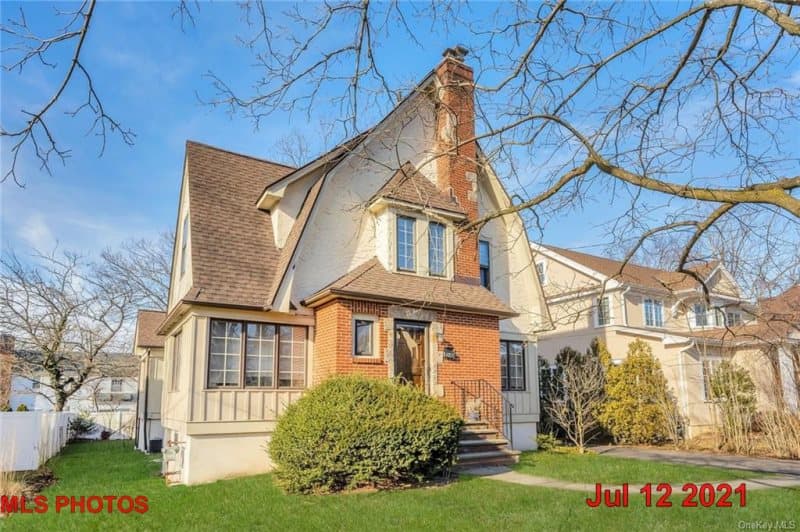 Photo of 348 HEATHCOTE RD , SCARSDALE