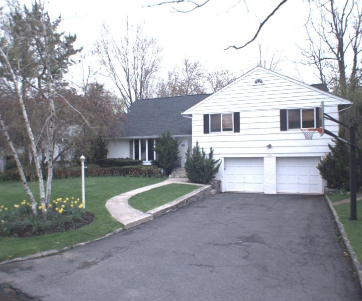 Photo of 391 HEATHCOTE RD , SCARSDALE